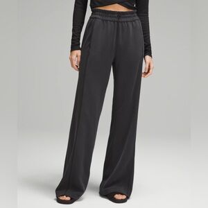 Lululemon Women's Black Ribbed Softstreme Pants